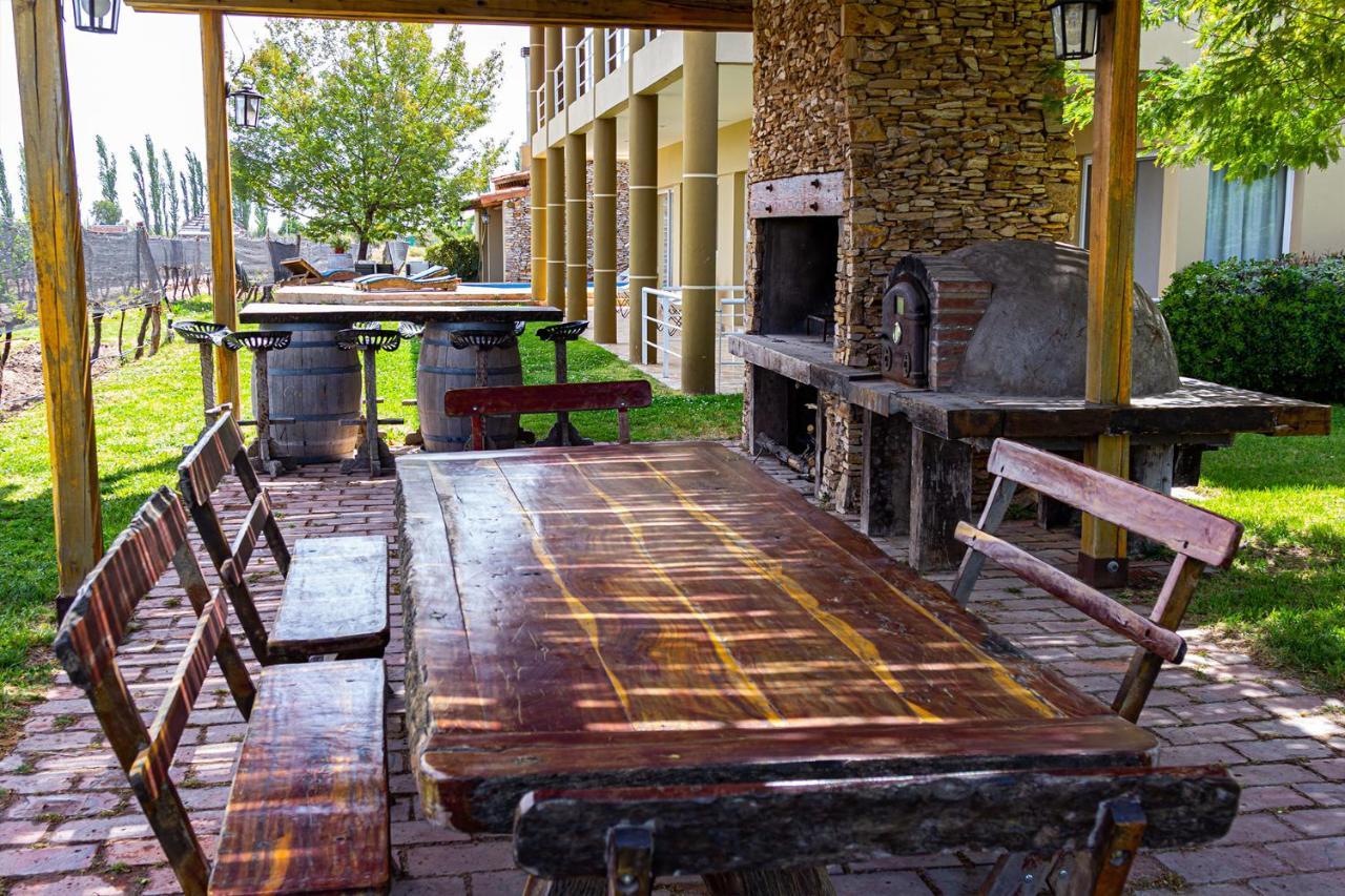 Chaglasian Wine & Suites San Rafael  Exterior photo
